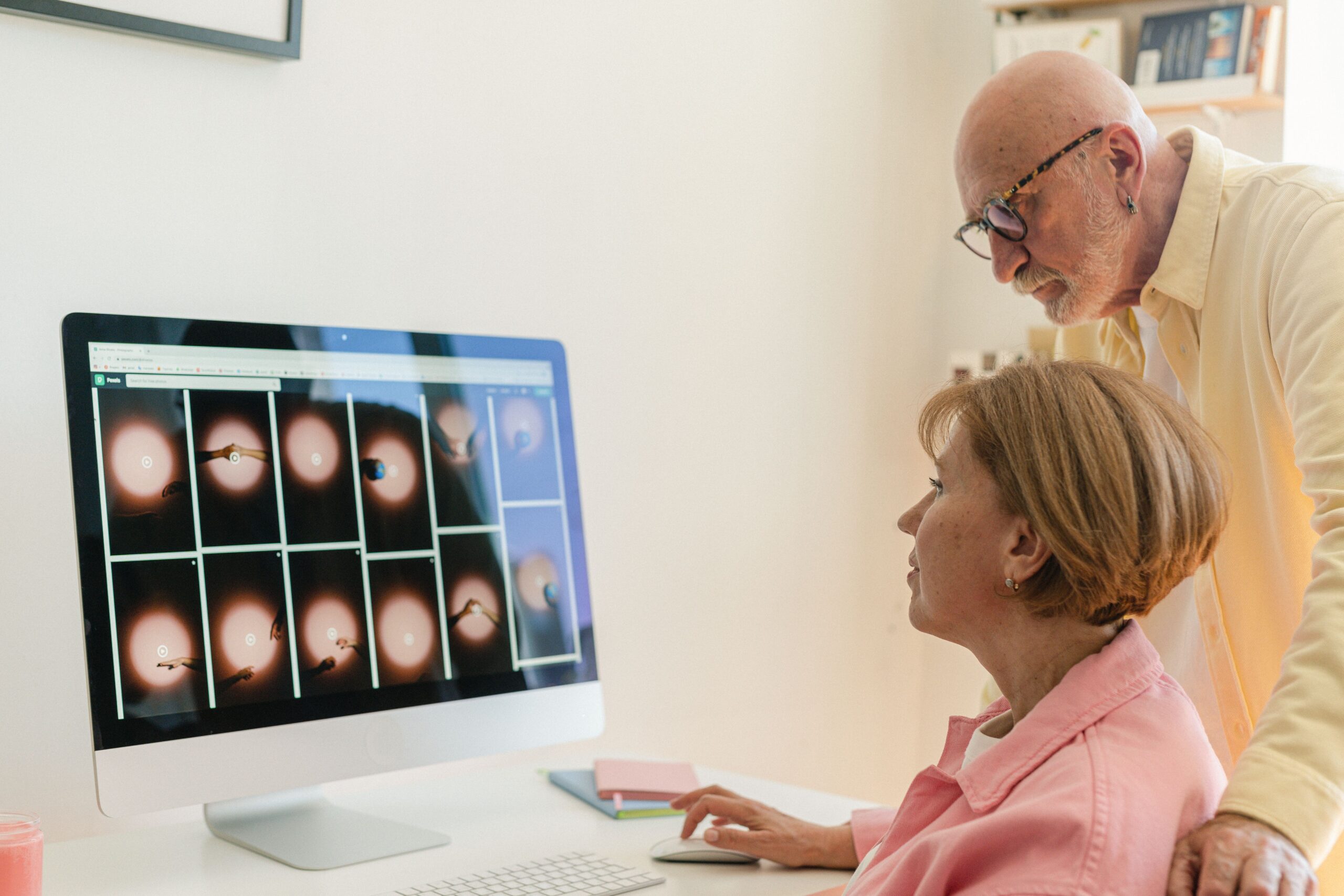 Vero Tech Help Senior Couple on Apple iMac Support