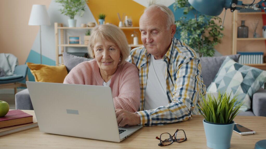 Vero Tech Help Senior Couple Laptop Support